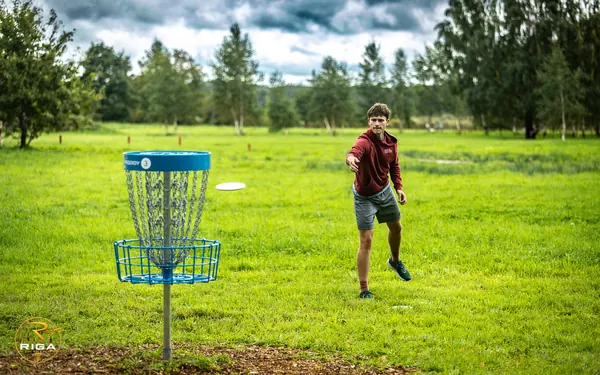 Disc Golf Cup otrā diena Riga Disc Golf Park