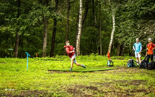 Disc Golf Cup otrā diena Riga Disc Golf Park