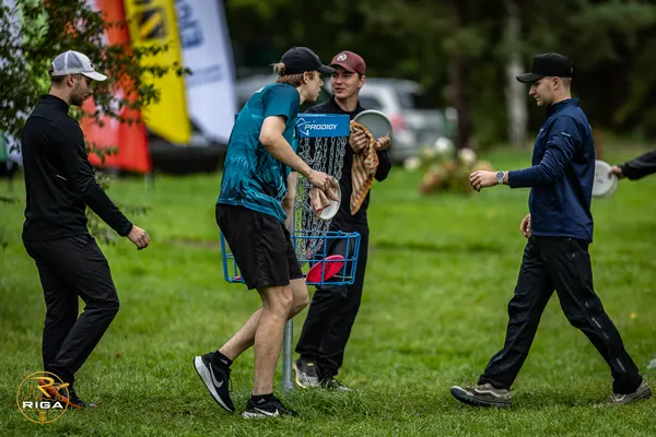 Disc Golf Cup turnīrs Riga Disc Golf Park